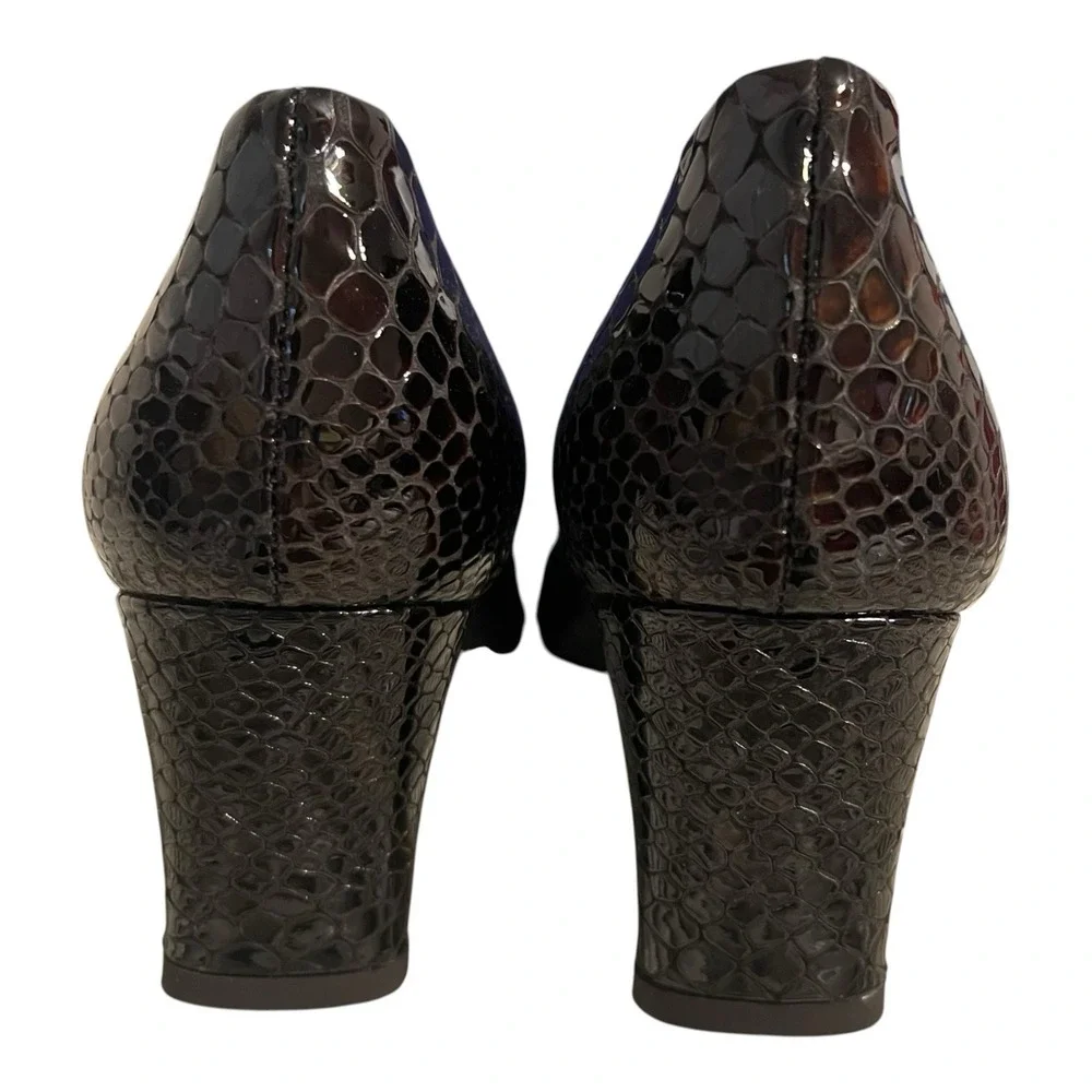 Stuart Weitzman Chicpump Heels Size 7 AAAA Narrow Brown Snake Embossed Low Heel